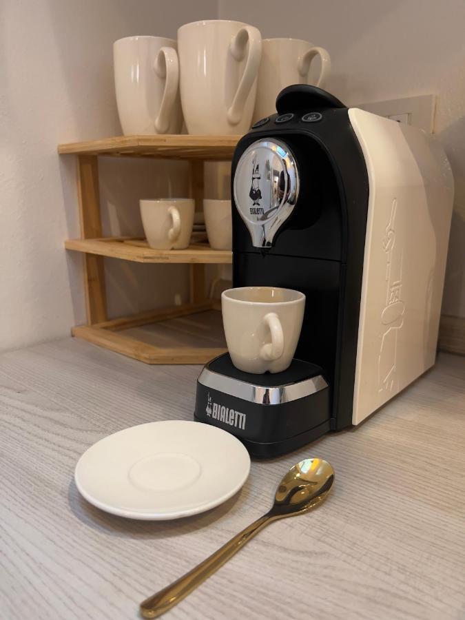 Appartement Regina In Porta Romana 3 - Sky Tv, Wifi & Breakfast Box Milaan